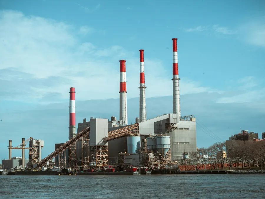 Riverside power generation plant